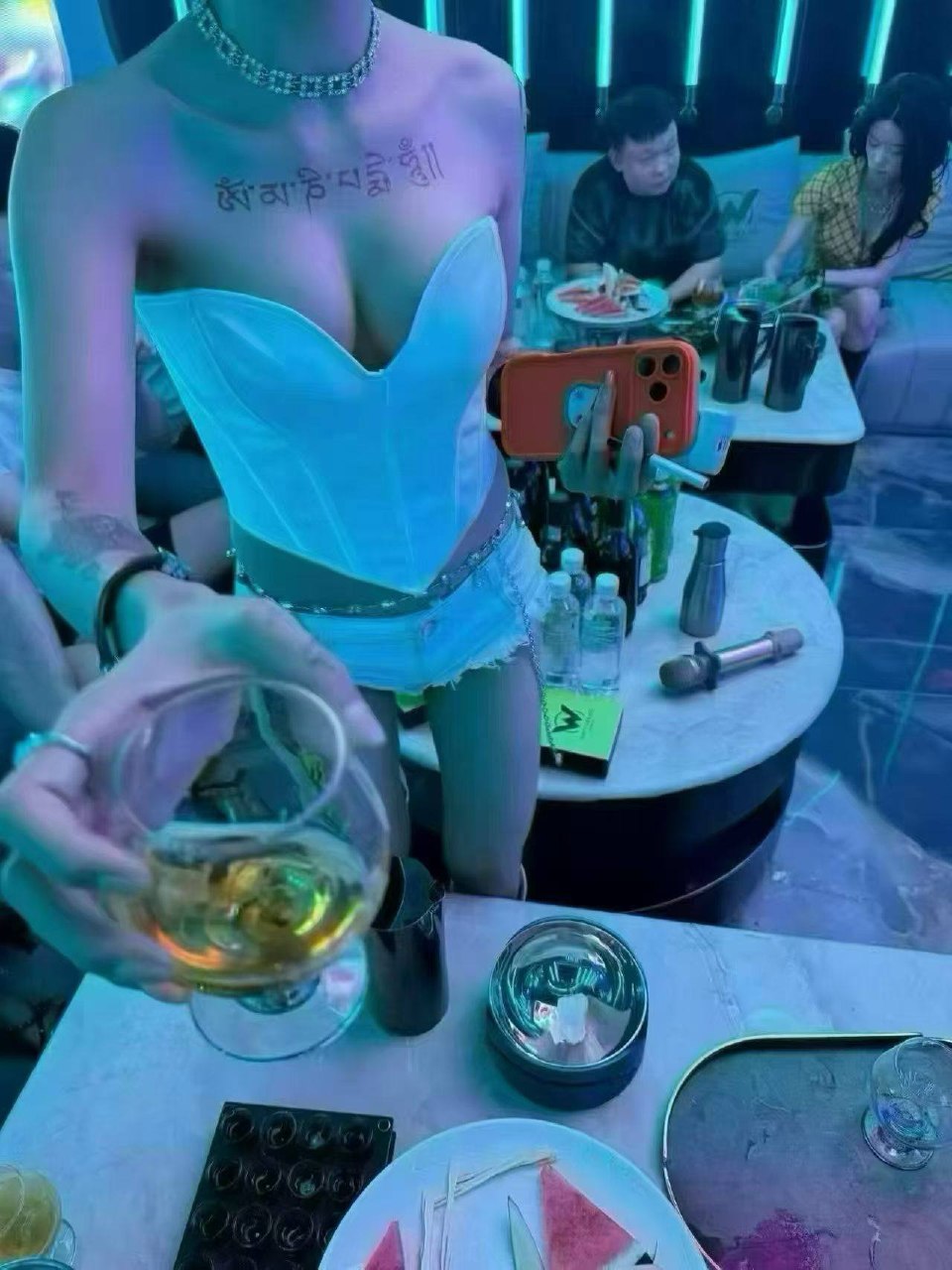 商K里妹子的六大谎言